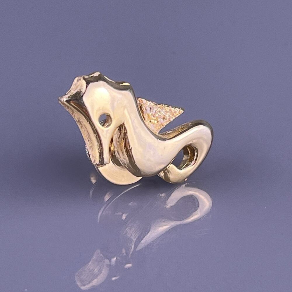 Simple Seahorse Tie Tack Pin Gold Tone Sea Beach Ocean Aquarium Vintage